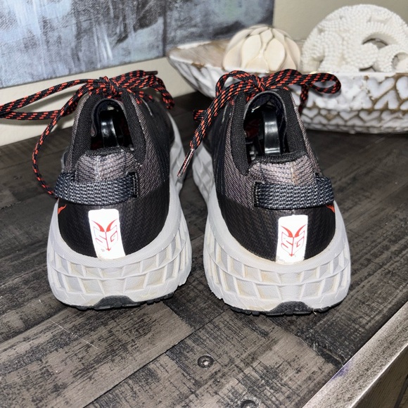 Hoka One One Speedgoat 4 trail running shoes Mens SZ 8 - Picture 8 of 14